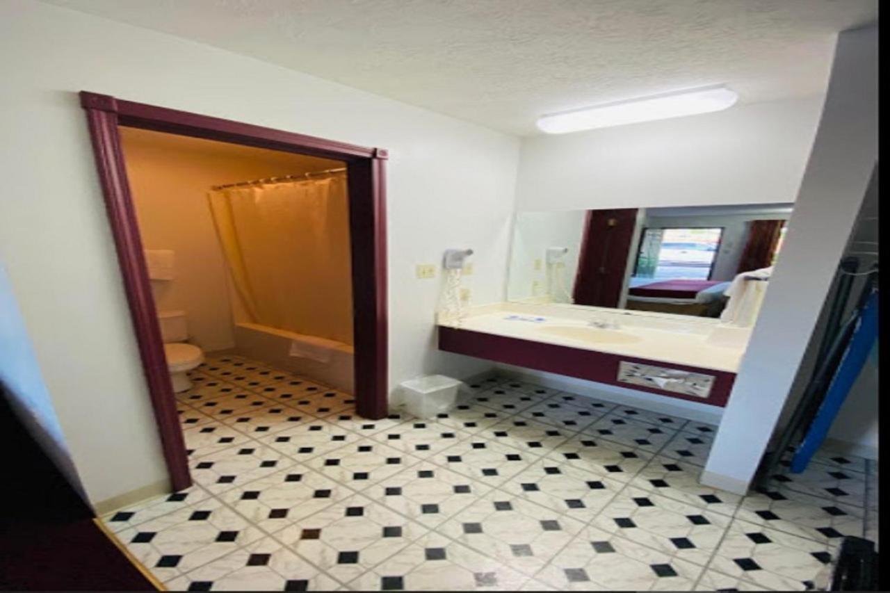 Royal Inn Albany Extérieur photo